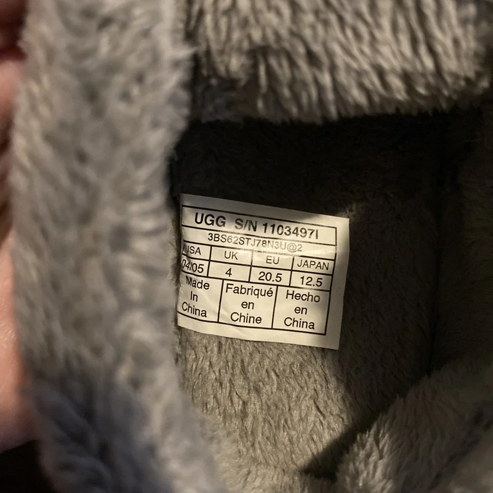 Uggs Infant Bixbee Booties Furry‎ Gray Boots Size 4/5 EUC
